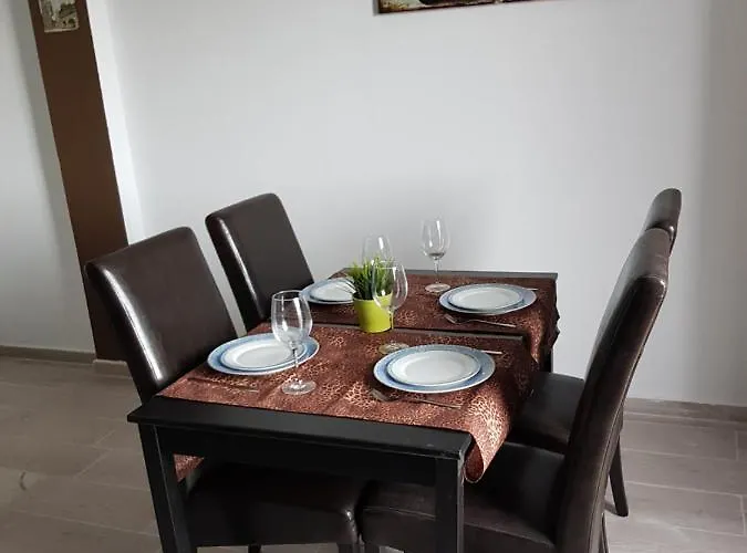 La Naval 209, 5ºa - Londres - Apartment